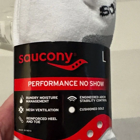 Saucony White Athletic No-Show Socks.  6 pack.  NWT - Picture 2 of 4